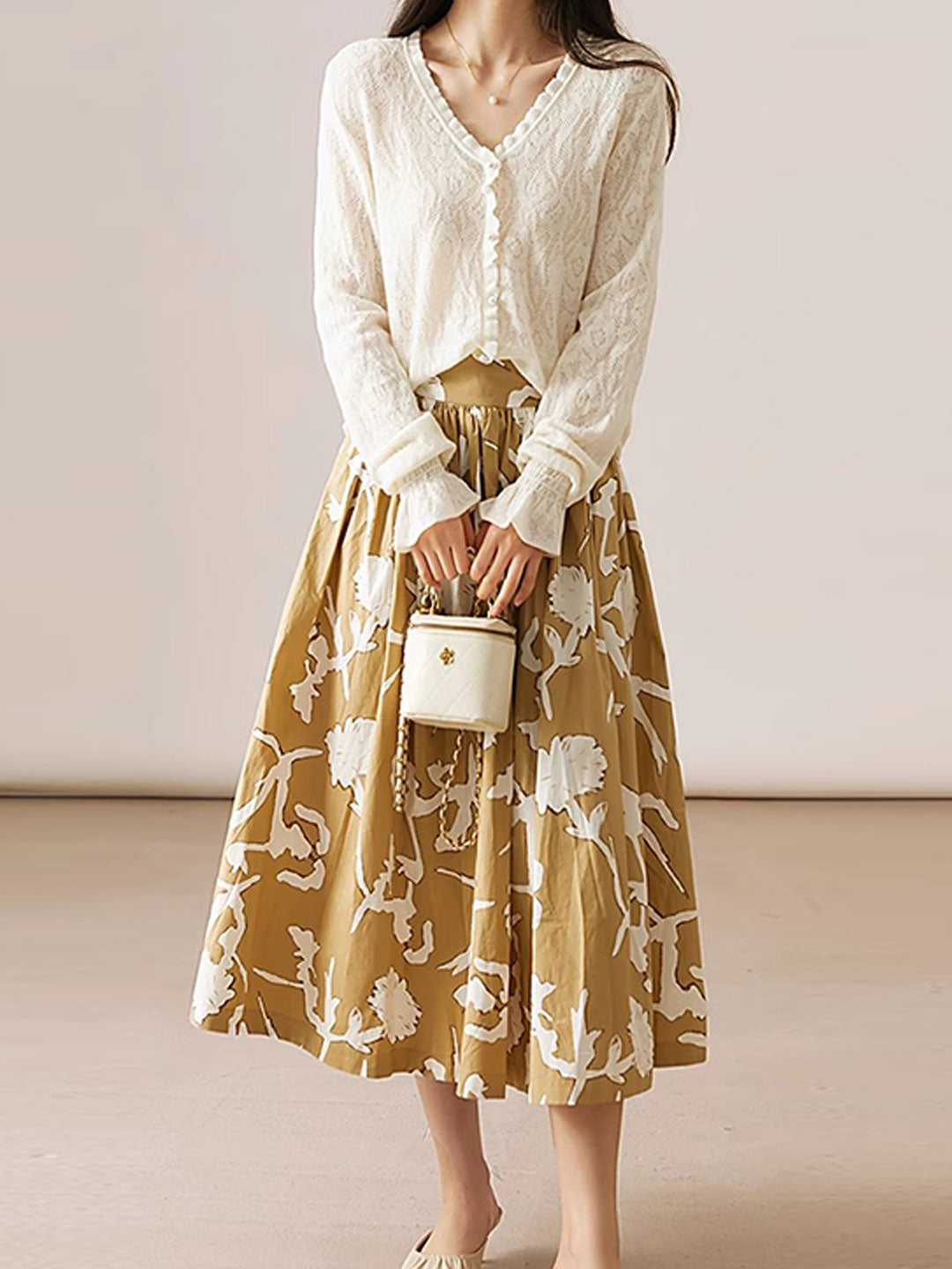 Anna Retro V-Neck Auricular Lace Jacquard Knitted Top